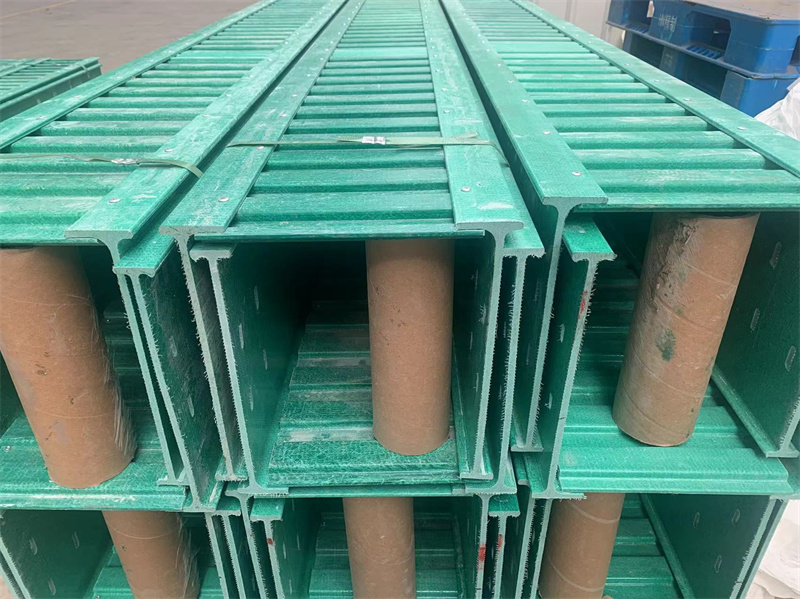 <b>玻璃钢桥架</b>