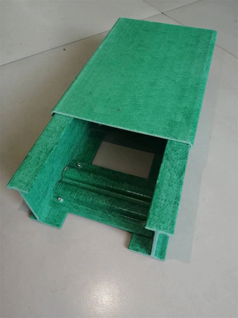 <b>玻璃钢桥架</b>