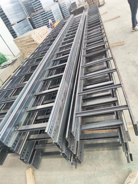 大跨距电缆桥架